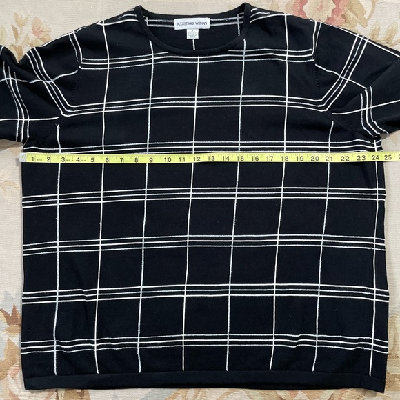 Elegant Black sweater with silver and white thread by August Max Wom size XL - Picture 4 of 7